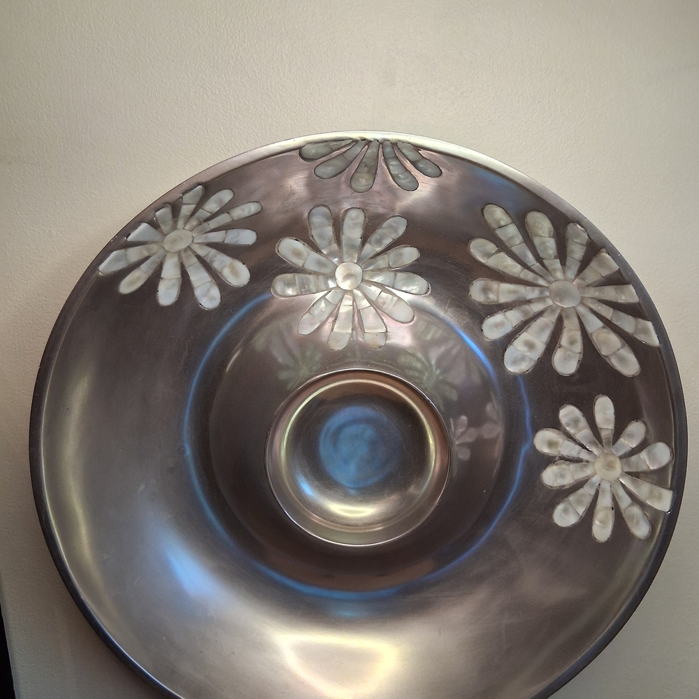 Towle Silver Plated Mother Of Pearl  Chip And Dip Bowl
